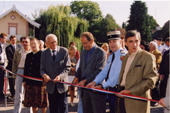 Rmi Delatte, hte d'honneur de la Foire de Mirebeau 2003. Ici lors de la coupure du ruban en compagnie de Jean-Pierre Vignier, Maire de Mirebeau, de Louis de Broissia, Snateur Prsident et conseiller gnral de Mirebeau et du colonnel Sassard du groupement de gendarmerie de Cte d'Or.